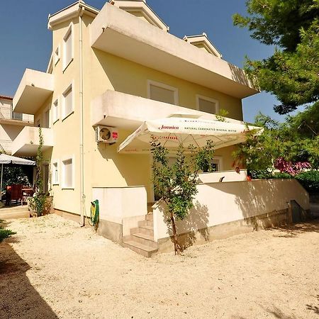Apartments Blazenka โตรกีร์ ภายนอก รูปภาพ