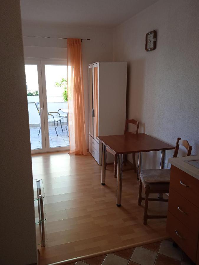 Apartments Blazenka โตรกีร์ ภายนอก รูปภาพ