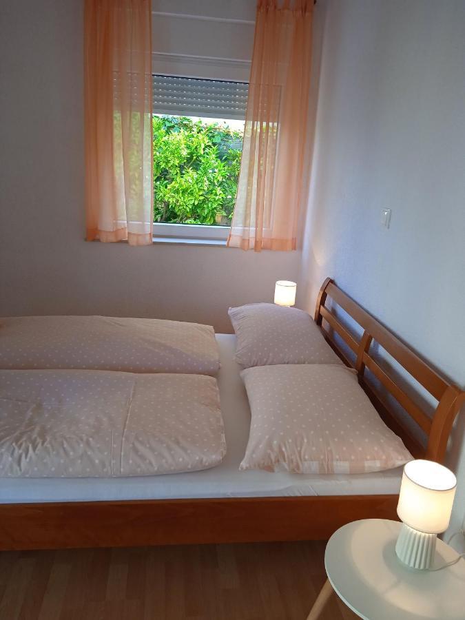Apartments Blazenka โตรกีร์ ภายนอก รูปภาพ