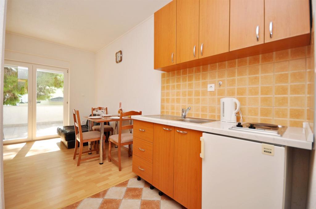 Apartments Blazenka โตรกีร์ ภายนอก รูปภาพ